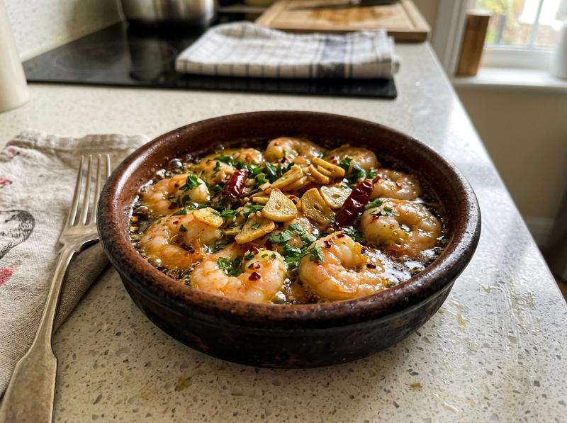 Gambas al Ajillo en Cazuela de Barro